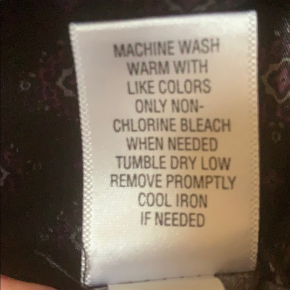 Button down top. Medium. - Picture 7 of 7